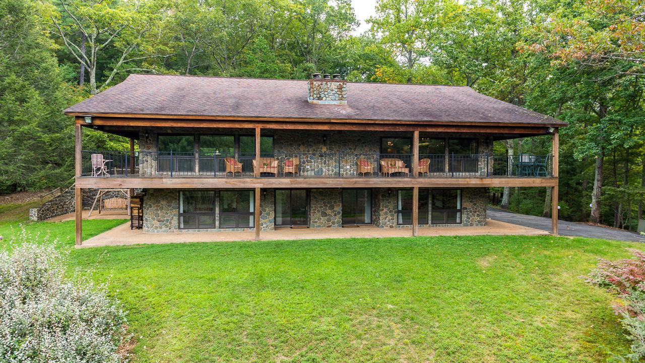 The Lodge In Sugar Hollow Crozet Exteriör bild